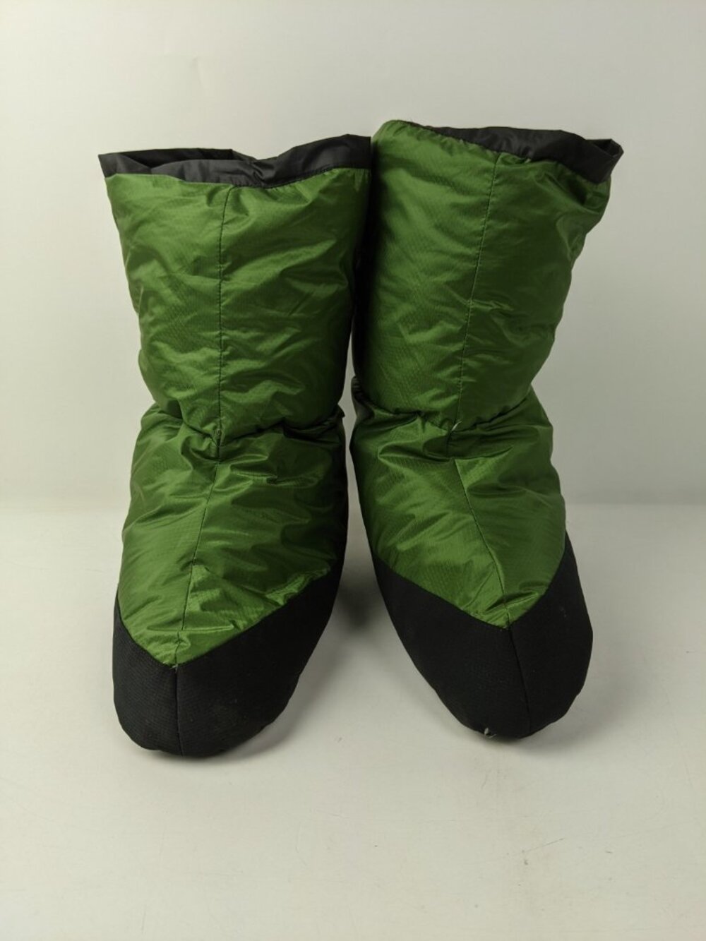 THE NORTH FACE Bootie Slippers, Size Small, Down Filled Green Black